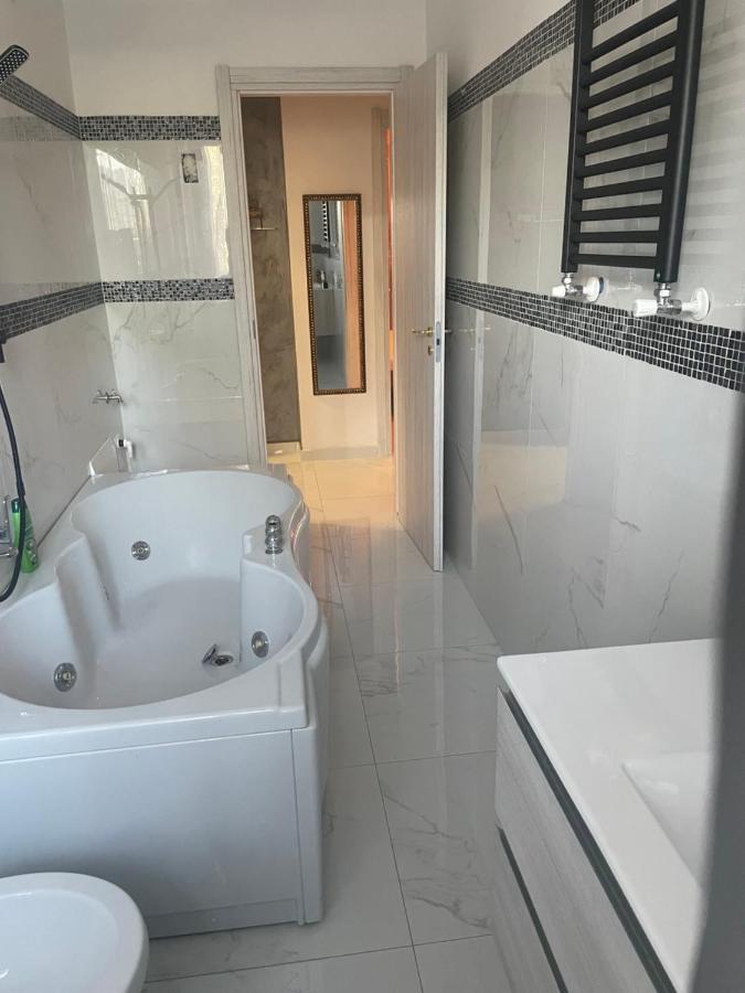 Appartamento Mire&Geo Voghera Luaran gambar