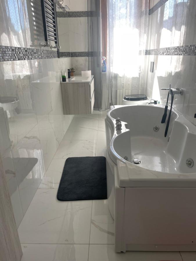 Appartamento Mire&Geo Voghera Luaran gambar